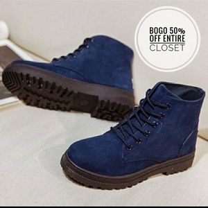 ✨HOST PICK✨ Lace up boots